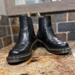 CADENCE WOMEN'S LEATHER HEELED CHELSEA BOOTS Size 6